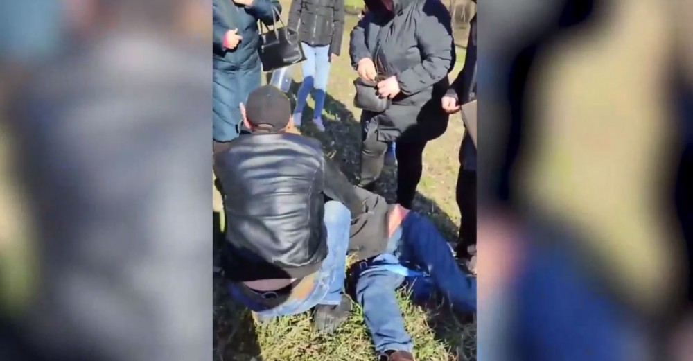 Din cauza abuzurilor poliției, persoane care doreau să ajungă la protest au avut nevoie de ajutorul medicilor